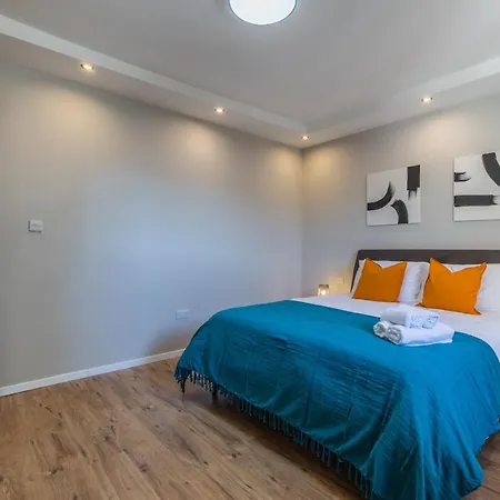 Апартаменты Brand New Modern 2 Bed St Julians Сент Джулианс